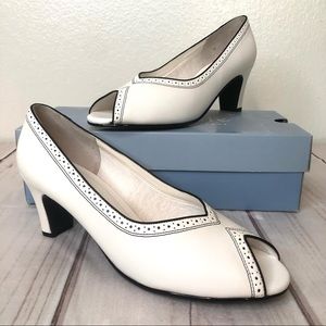 Soft Style By Hush Puppies Harmony White Black Leather Pump Heels - New In Box